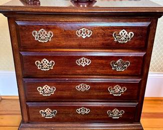AMERICAN DREW Co small Chest