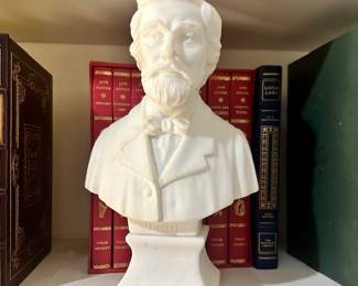 Alabaster Bust ‘Verde’
11.25”