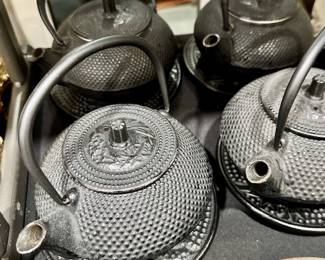 Nanbu Japanese cast iron tea pots small 