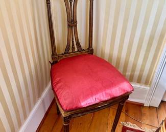 Antique single wood chair/cane