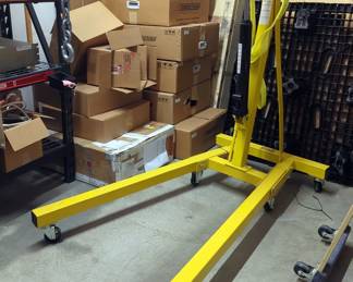 Uline 4000 Lb Capacity Hydraulic Floor Crane, Model H-8462