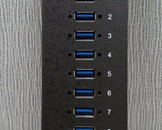StarTech Wall Or Desk Mountable 10 Port 5GB/PS USB Block
