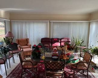 Sun porch, various furnishings and decor.