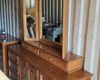 Bernhardt Dresser W Top Mantle Mirror