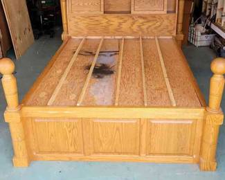 Bed W builtin Drawers