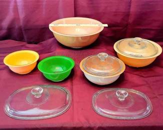 Pyrex Stacking Bowl Set With Lids And Nonmatching Lids Nine Pieces