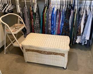 Lots of Clothes - Women's Clothes