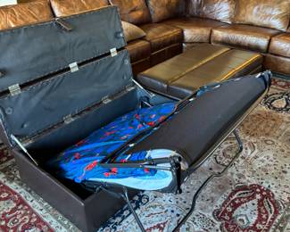 Twin Pullout / Ottoman