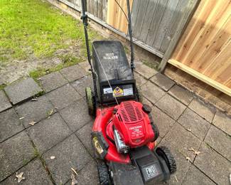 Craftsman lawnmower (like new) 
