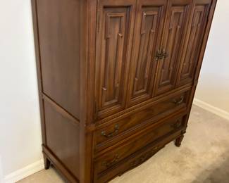 Matching Clothes Wardrobe with interior drawers