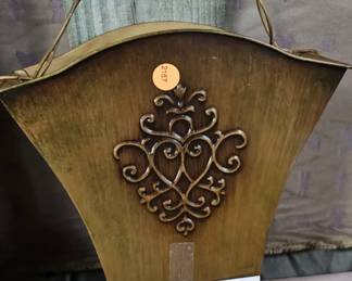 SOUTHERN LIVING DOOR BUCKET DECOR