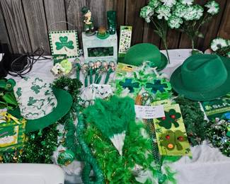 LARGE OF ST. PATRICK'S DAY ITEMS