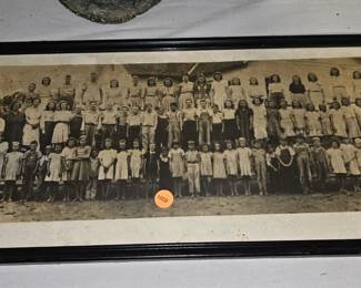 VINTAGE FRAMED PICTURE