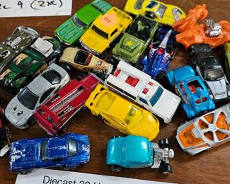 LOT OF HOT WHEELS CARS