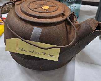 VINTAGE CAST IRON KETTLE