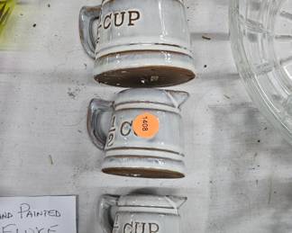 VINTAGE SWAN MEASURING CUPS