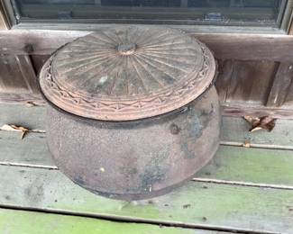 Cast iron cauldron 