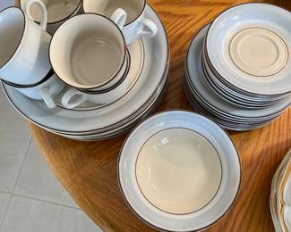 $48 Mikasa Jewel Stone pearl 34 pieces