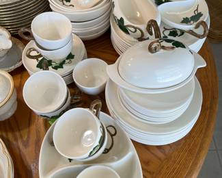 $220 Poppy Metlox Vine Ivy Dishes 50 pieces