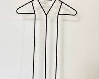 5.	Barrett DeBusk: (B.1955)			
Comps : Metal sculpture, 1995, 144"x20"W  - $150
