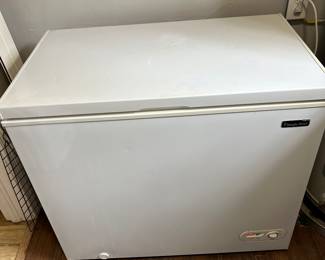 Chest freezer