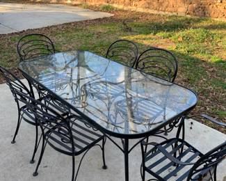 Outdoor dining set