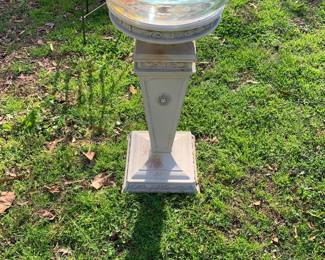 Beautiful yard statue 