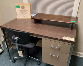 Metal desk