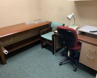 Exam table 
Metal desk 