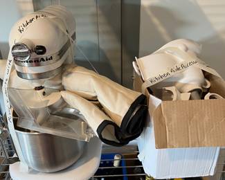 Kitchenaide mixer and attachments
