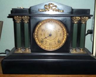 GORGEOUS MANTLE CLOCK
