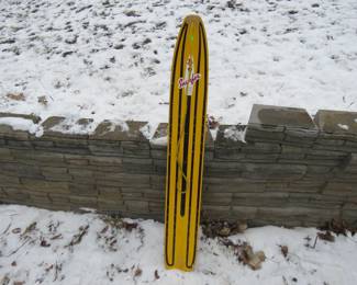 Lot 326. Snurfer ski board