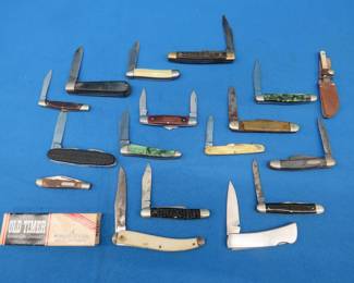 Lot 97. Seventeen pocket knives