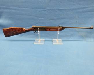Lot 177. IMC Pioneer 2 spring-operated .177 pellet gun.&nbsp; Plastic stock with a hooded front sight.