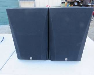 Lot 430. A pair of Yamaha speakers