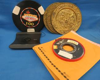 Lot 211. Las Vegas pillow,&nbsp; padded mailing envelopes, Belkin laptop cooler, and more