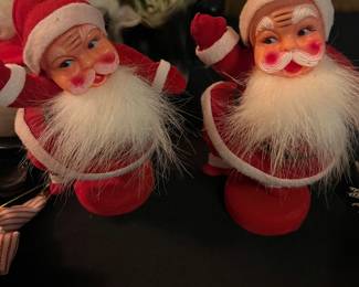 Flocked Santa’s 