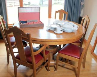 Oak Dining Table with 6 Chairs