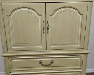 Great Condition Chester Drawer