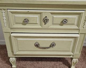 Great Condition End Table 
