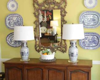 COLLECTION BLUE AND WHITE PLATTERS