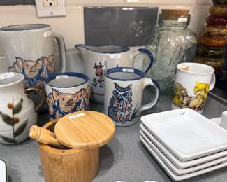 Louisville Stoneware, kitchen serving pieces
