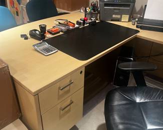 Desk 250.00