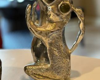 Vintage 1978 ARTHUR COURT Frog Pitcher with Green Stone Eyes