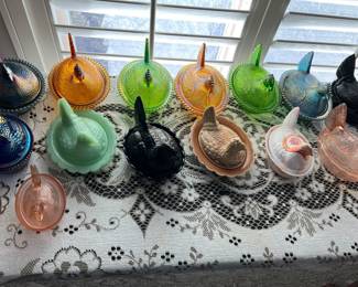 so many glass nesting chickens!!