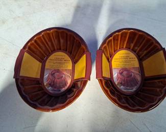 2 ceramic cranberry molds - why just cranberries though??