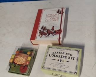 3 Williams-Sonoma Holiday Items