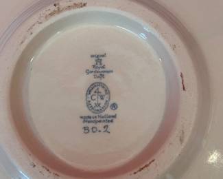 	#4	Original Royal Delft  10"	 $80.00 				