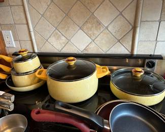 	#25	Paula Dean cookware set	 $40.00 	 			