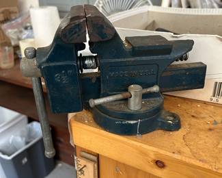 	#91	Vintage Sears vise 3.5" made in USA	 $30.00 				